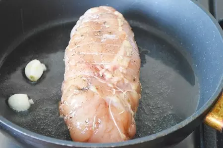 Рулет из куриного филе с шалфеем и сыром.: шаг 5