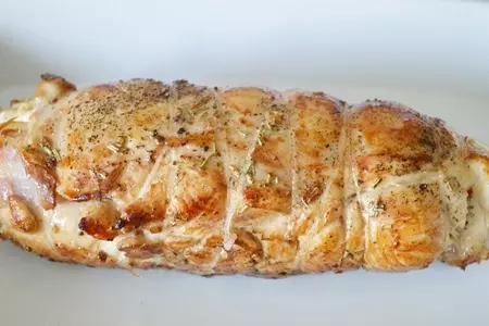 Рулет из куриного филе с шалфеем и сыром.: шаг 6
