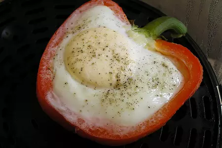 Яичница в перце с кускусом и зеленым горошком. (обретение легкости: тест-драйв): шаг 5