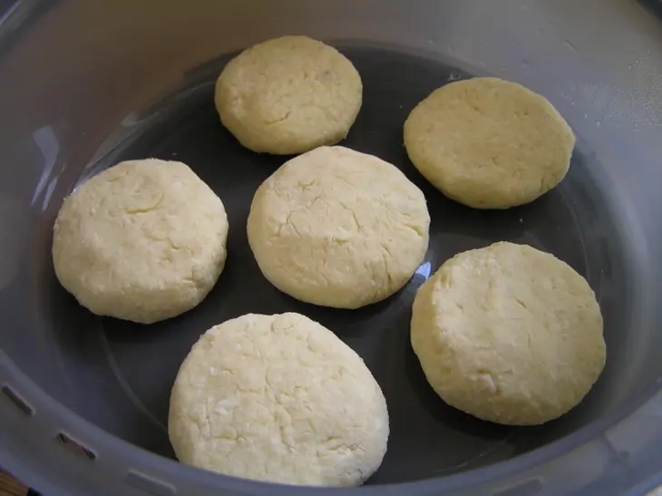 Сырники на пару с кускусом и клубничным соусом. (обретение легкости: тест-драйв): шаг 6