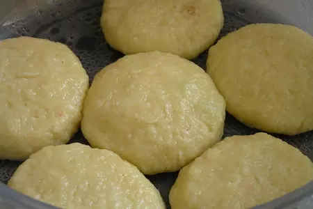 Сырники на пару с кускусом и клубничным соусом. (обретение легкости: тест-драйв): шаг 8