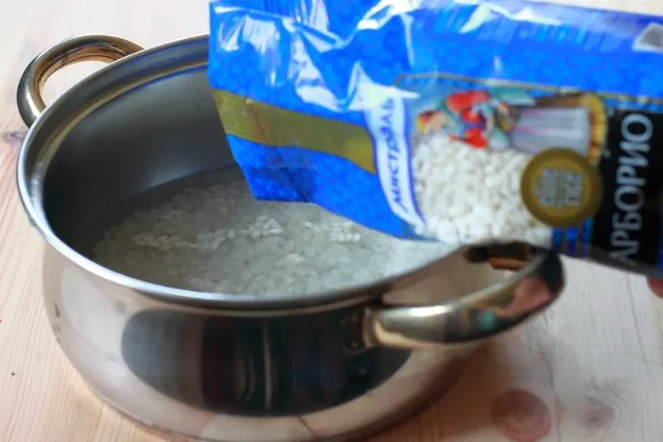 Рисовая каша на основе заварного крема с соленой карамелью: шаг 5