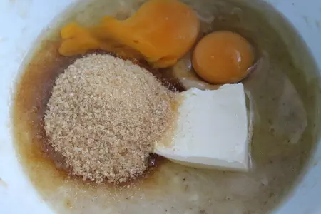 Банановый пирог с грецкими орехами в мультиварке: шаг 2