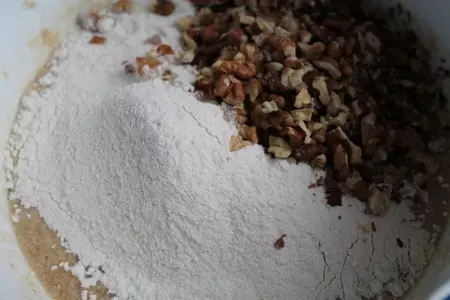 Банановый пирог с грецкими орехами в мультиварке: шаг 3