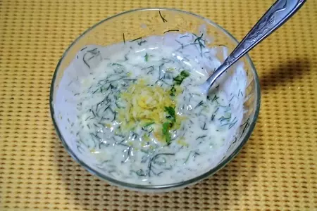 Летний салат из редиски с брынзой и лимонной цедрой: шаг 2