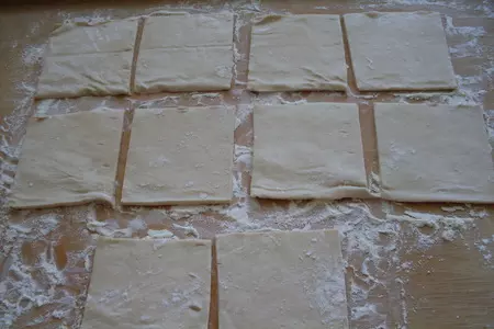 Слоёные пирожки с капустой: шаг 2