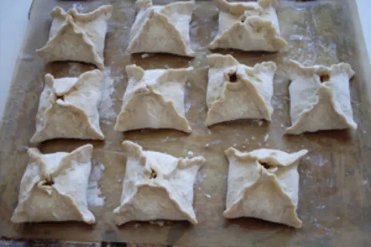 Слоёные пирожки с капустой: шаг 4