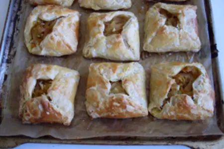Слоёные пирожки с капустой: шаг 5