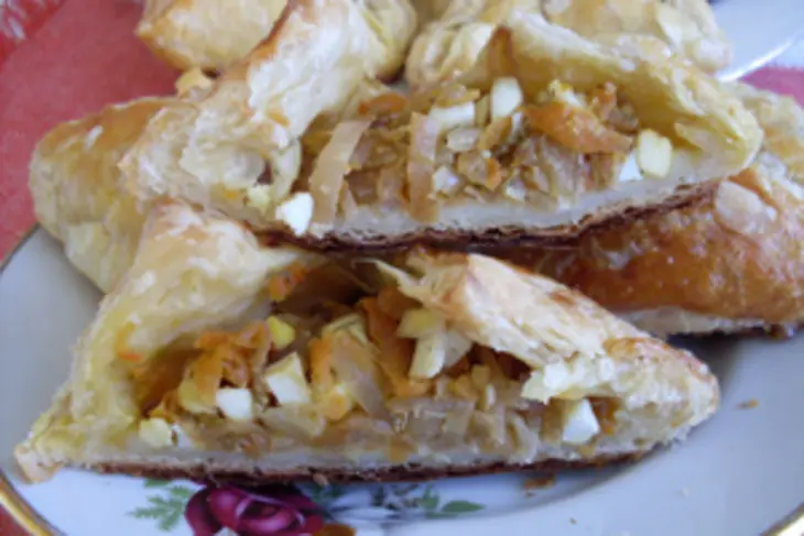 Слоёные пирожки с капустой: шаг 7
