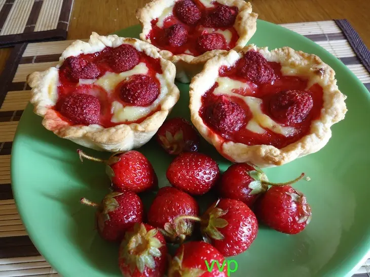 Португальские пирожные с клубникой: шаг 6