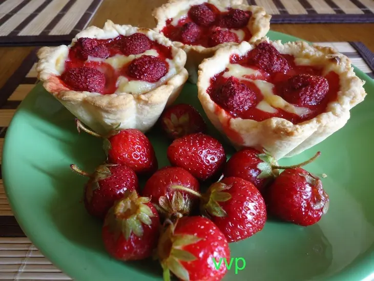 Португальские пирожные с клубникой: шаг 7