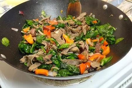 Лапша с говядиной и шпинатом: шаг 7