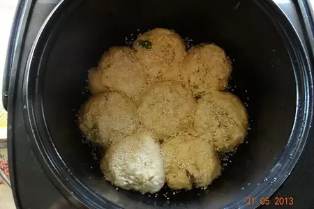 Пышки капустные с кунжутом: шаг 5