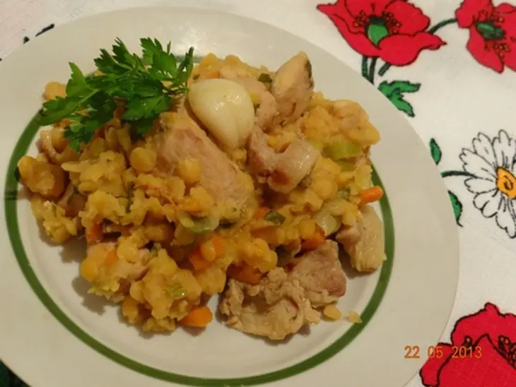 Горох с мясным ассорти в мультиварке: шаг 4