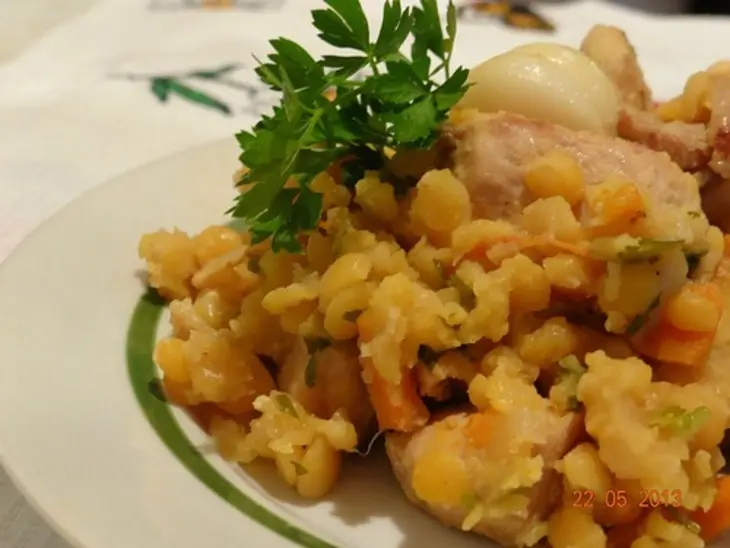 Горох с мясным ассорти в мультиварке: шаг 5