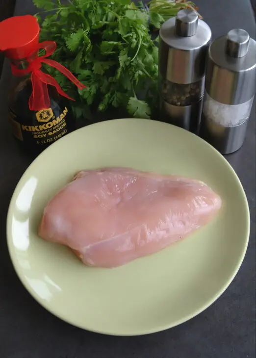 Куриные корзинки с моцареллой, креветками и брокколи: шаг 1