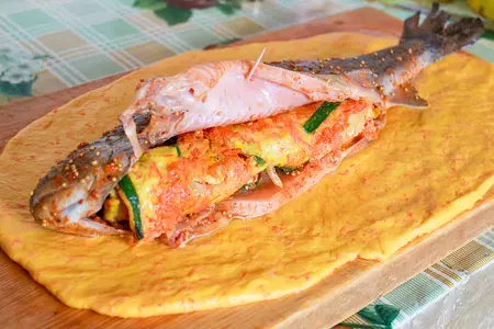 Рыба и курица в морковном тесте.: шаг 16