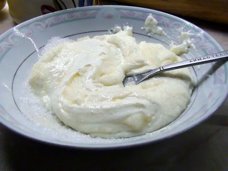 Кекс йогуртовый с лимонным кремом и глазурью. для маши манюши, с благодарностью.: шаг 5