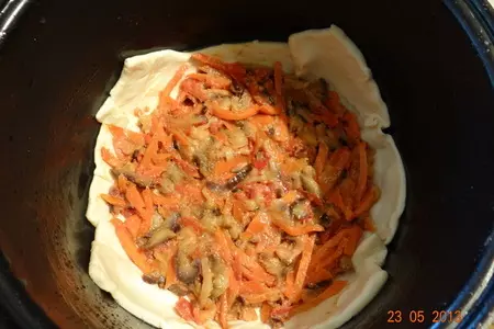 Слоёнка с овощной начинкой в мультиварке: шаг 2