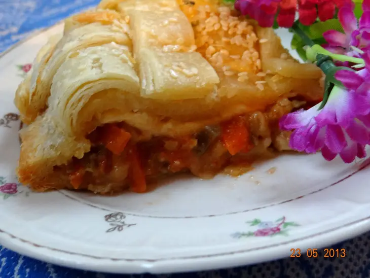 Слоёнка с овощной начинкой в мультиварке: шаг 8