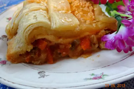 Слоёнка с овощной начинкой в мультиварке: шаг 8