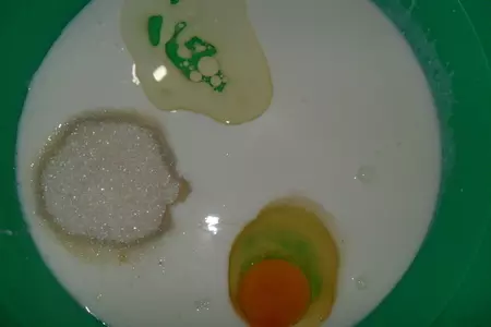 Пирожковое трио.пирожки а-ля хот-дог,беляши, китайская лепешка с вишней: шаг 1