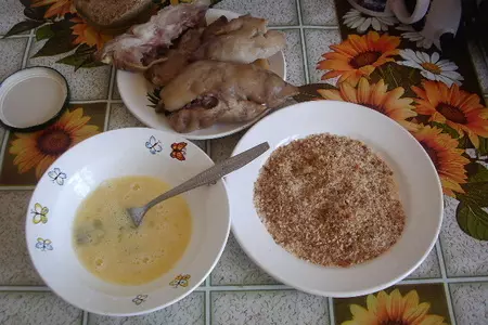 Ножки свиные в сухарях с тушеной капустой и картофельным салатом.  для моих подруг из германии.: шаг 8
