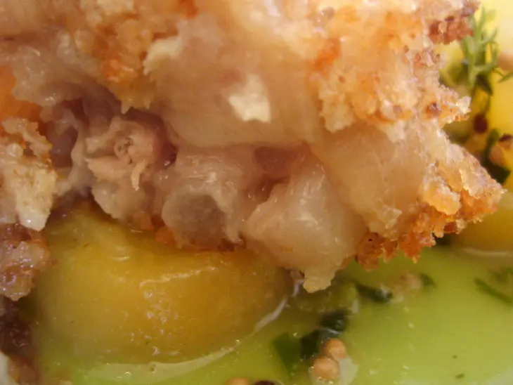 Ножки свиные в сухарях с тушеной капустой и картофельным салатом.  для моих подруг из германии.: шаг 11