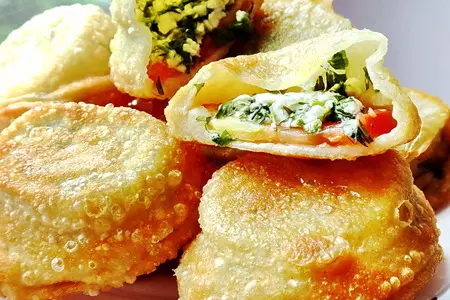 Пирожки с помидорами, брынзой и зеленью: шаг 5