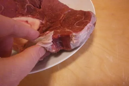 Говяжья голень по - милански ( ossobuco аlla milanese): шаг 2