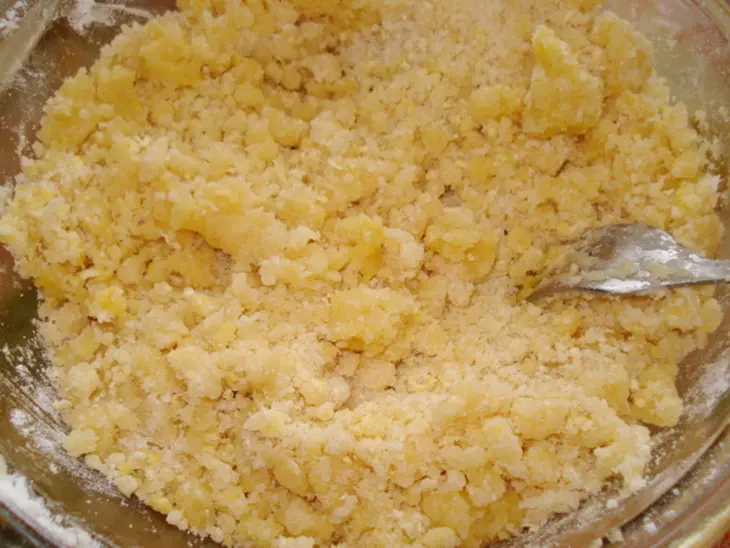Дрожжевой пирог с клубникой: шаг 3