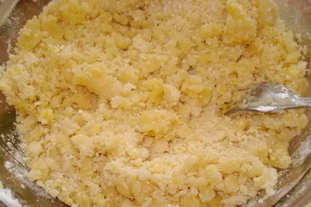 Дрожжевой пирог с клубникой: шаг 3