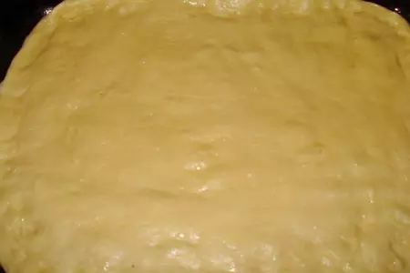 Дрожжевой пирог с клубникой: шаг 6