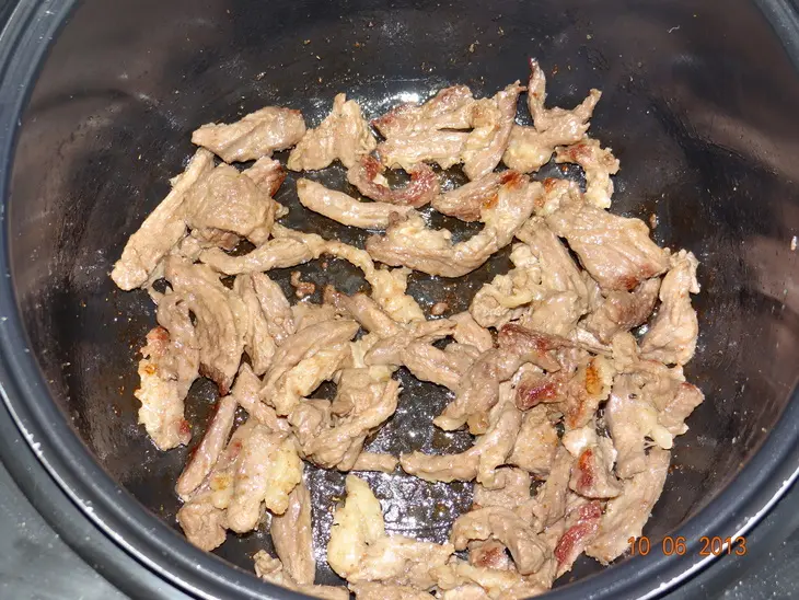 Спагетти говяжьи с овощной приправой (вкусный ужин — быстро в мульте !!!): шаг 1