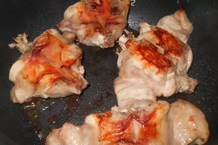Тушеный кролик со сметаной с сыром и зеленью ( рецепт для мульти): шаг 1