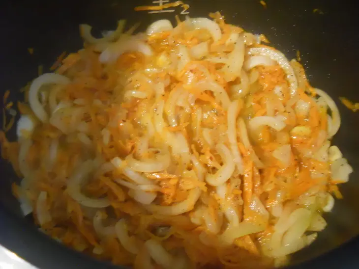 Тушеный кролик со сметаной с сыром и зеленью ( рецепт для мульти): шаг 2