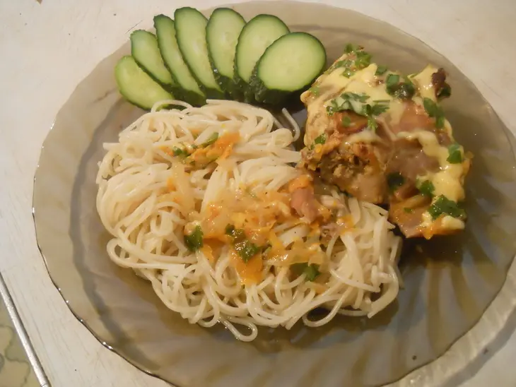 Тушеный кролик со сметаной с сыром и зеленью ( рецепт для мульти): шаг 7