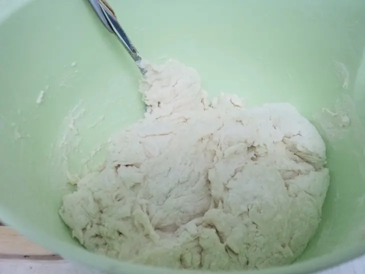 Мини-пироги с вишней, творогом и розмарином.: шаг 2