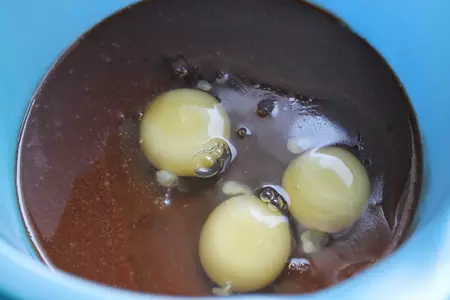 Простой и вкусный шоколадный тортик: шаг 2