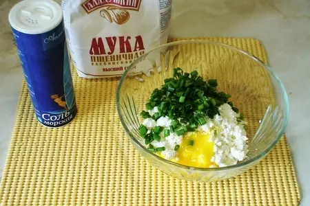 Салат с сырниками: шаг 1