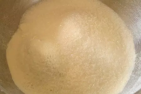 Клафути с малиной в мультиварке: шаг 1