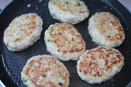 Куриные котлеты с киноа и яблоком. (фм ужин за 150 руб.): шаг 5