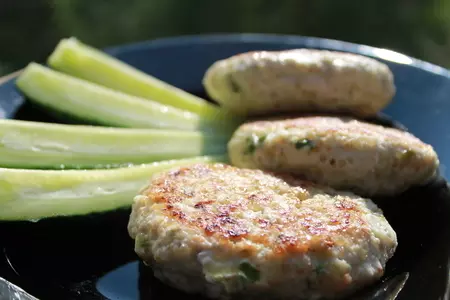 Куриные котлеты с киноа и яблоком. (фм ужин за 150 руб.): шаг 7