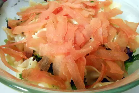 Салаты с карпаччо и осьминогами, а также две окрошки с ними же, и пара способов варки яиц-пашот: шаг 13