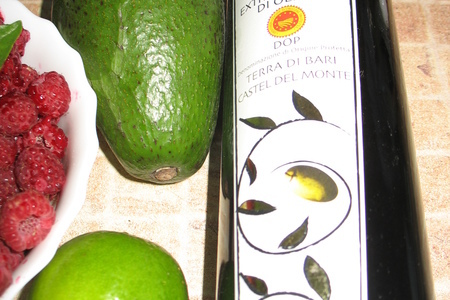 Малиновый супчик с авокадо и оливковым маслом: шаг 2