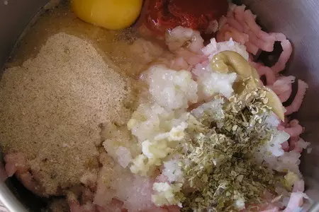 Нежные котлетки из индейки на пару: шаг 1