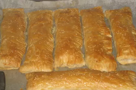 Слоеные пирожки с яйцом и зеленым луком (дуэль): шаг 9