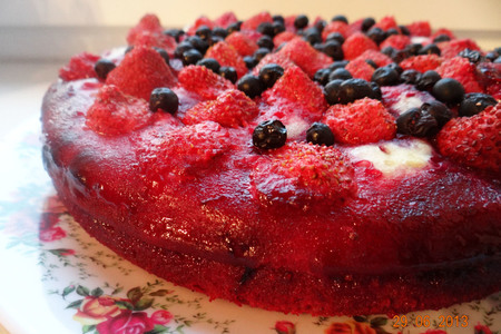Летний пирог с ягодами в мультиварке: шаг 5