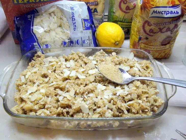 Крисп с крыжовником и персиками. фруктовый пирог.: шаг 4
