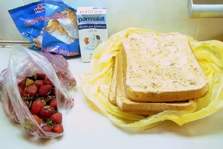 Торт «клубничка». сочный вкус лета!: шаг 4